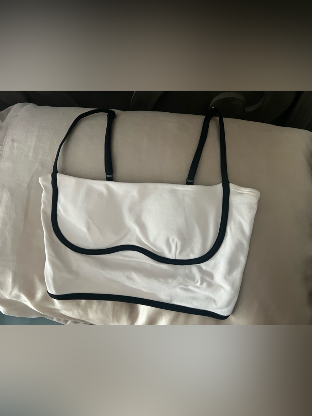 ALO Sports Bra S (a few small stains inside may come out in wash)